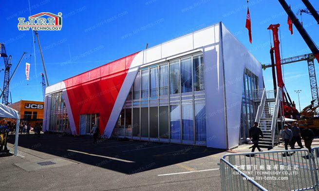 Zelt in Würfelstruktur mit Doppelflügeltür