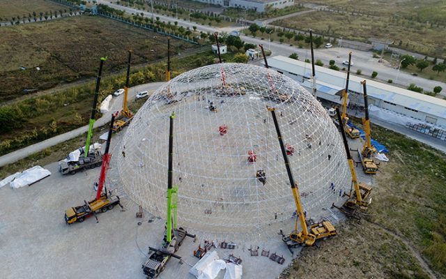 Verschiedene Kuppel-Schattenstrukturen – geodätische Kuppelzelte 1