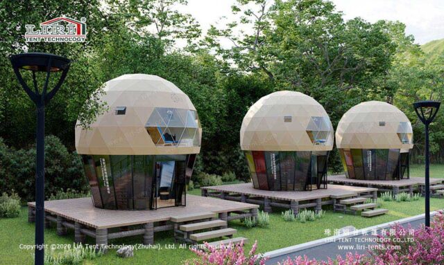 Glamping-Zelte im Heißluftballon-Stil