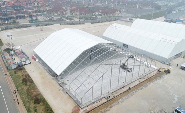 Video zur Aufbauanleitung für ein 50 m langes Polygon-Top-Veranstaltungszelt für den Außenbereich
