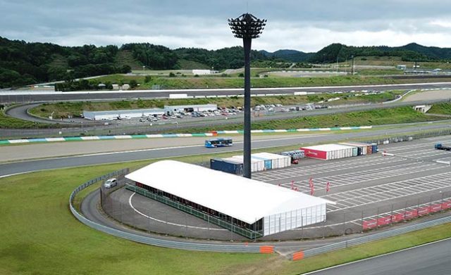 Veranstaltungszelte von LIRI TENT für das „Ferrari Challenge Racing“-Video