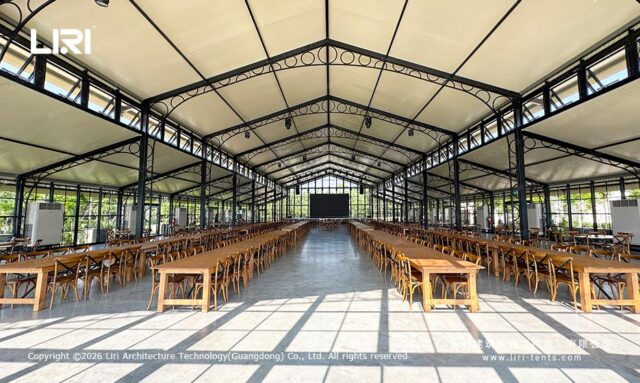 Veranstaltungsraum in einer Orangerie aus Aluminium