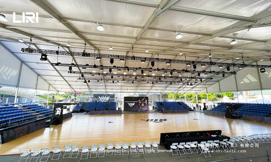 Large clear span tent for outdoor basketball games