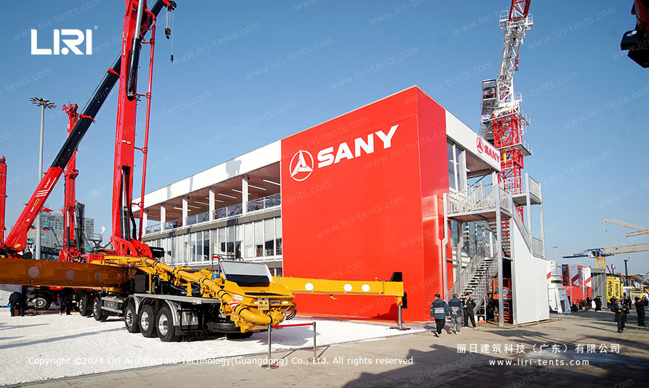 Multi level temporary structure for trade shows
