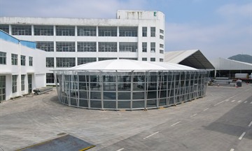 Titelbild des Grand Palace mit zentriertem Hauptgebäude